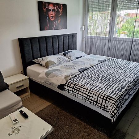 Apartment Sven Vinkovci Esterno foto