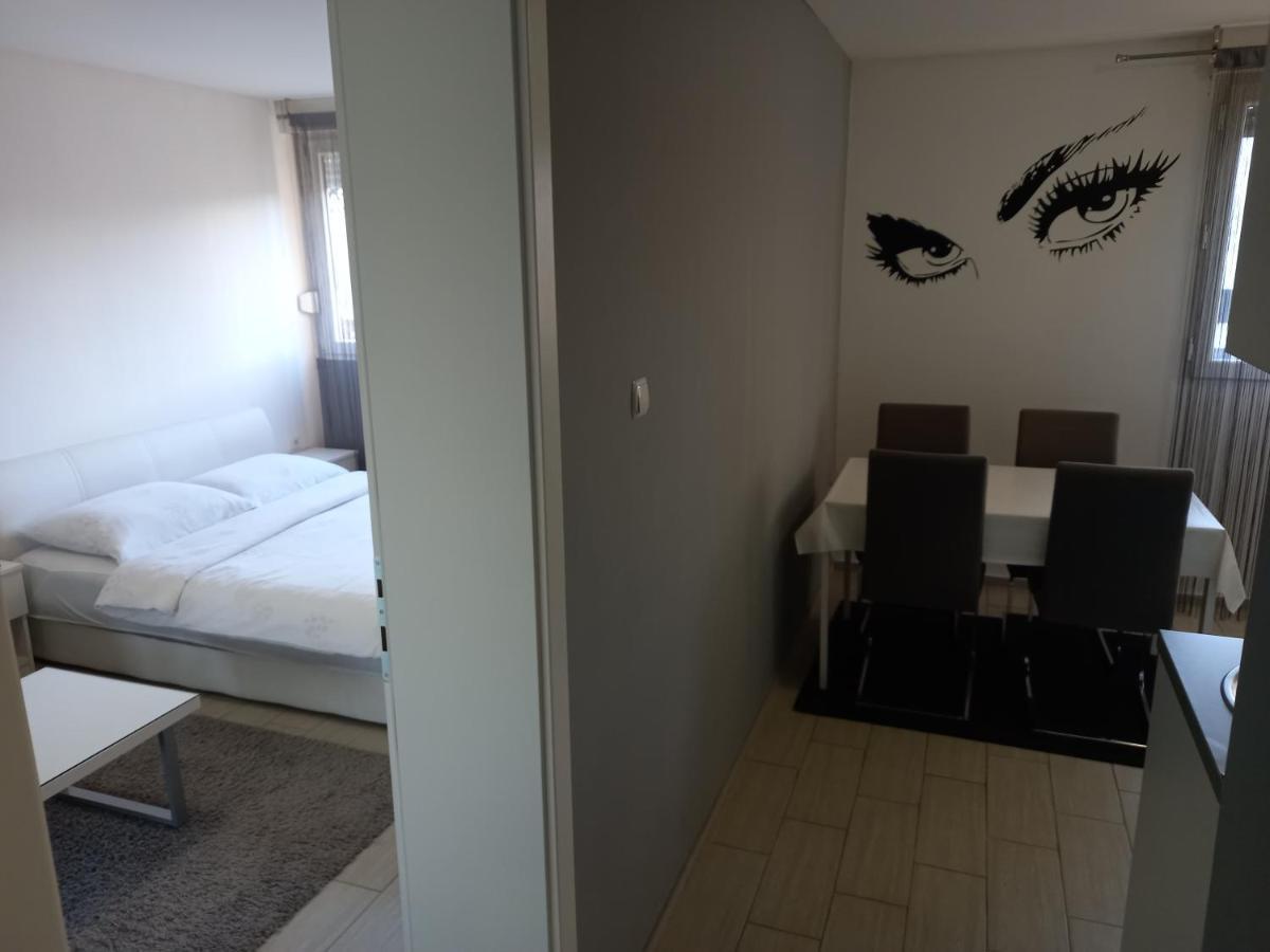 Apartment Sven Vinkovci Esterno foto