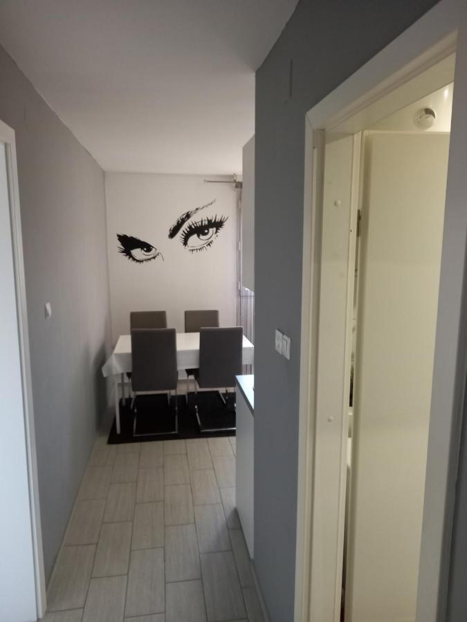 Apartment Sven Vinkovci Esterno foto