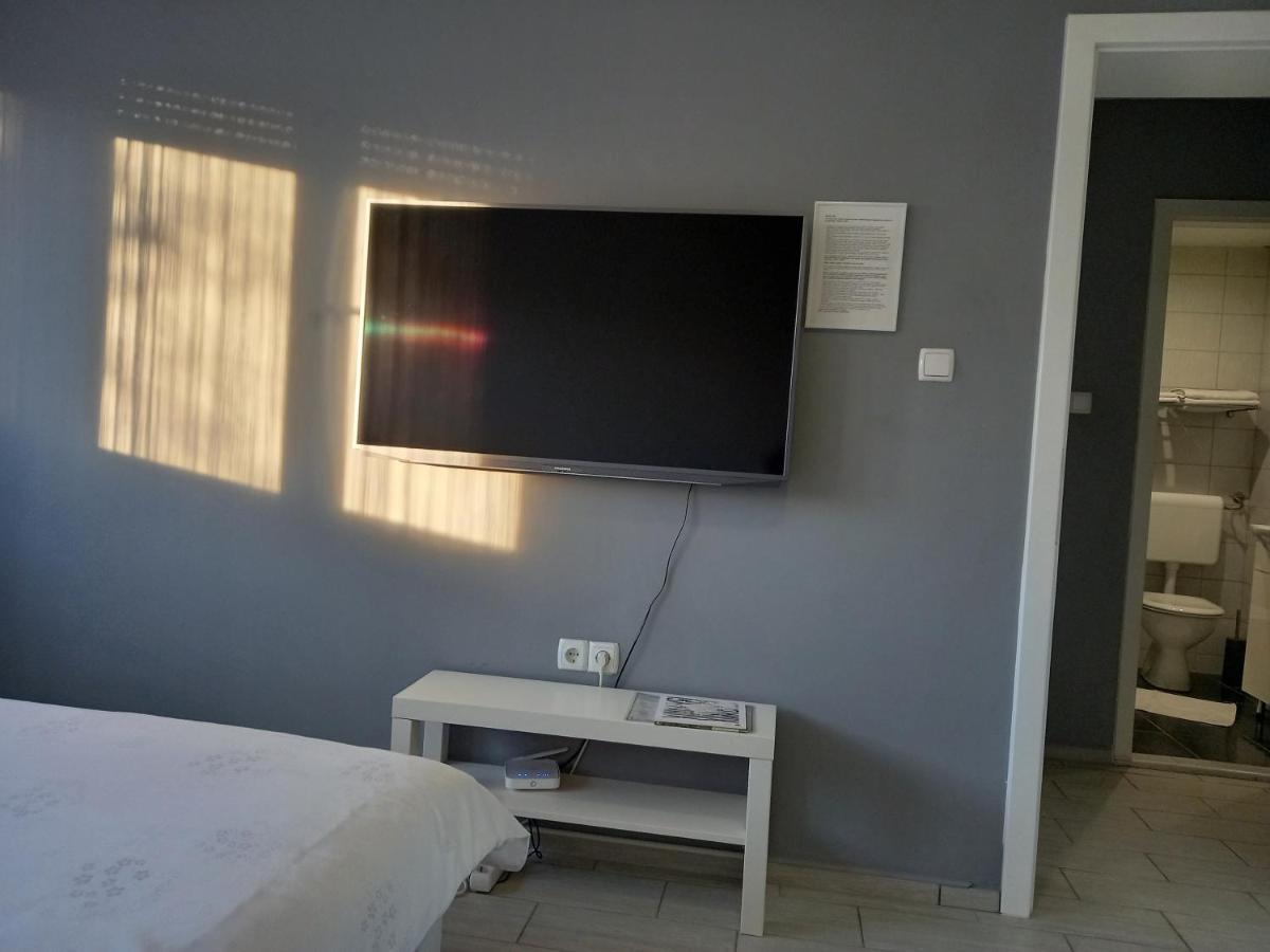 Apartment Sven Vinkovci Esterno foto