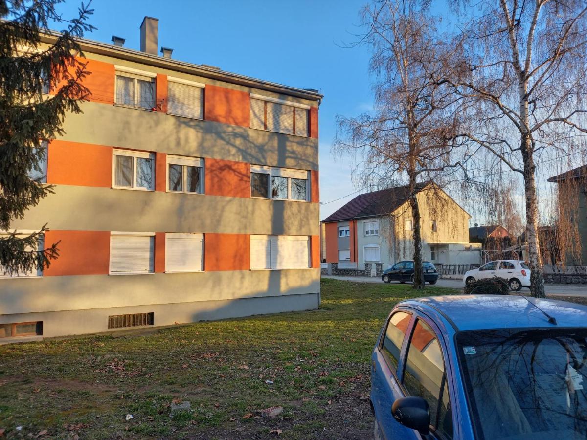Apartment Sven Vinkovci Esterno foto