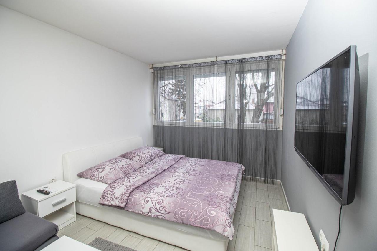 Apartment Sven Vinkovci Esterno foto